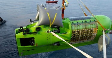 James Cameron desce a 11 quilómetros de profundidade