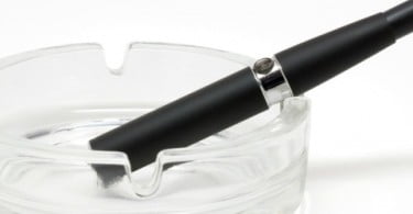 Cão morre após ingerir recarga de cigarro eletrónico