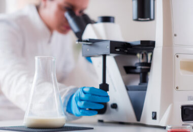 Biotecnologia brasileira permite produzir proteínas do leite sem vacas