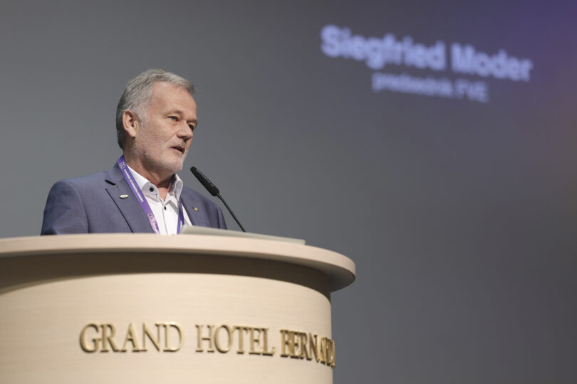 “Em 2036, espero que os veterinários olhem para trás e possam dizer que escolheram a cooperação em vez da fragmentação”